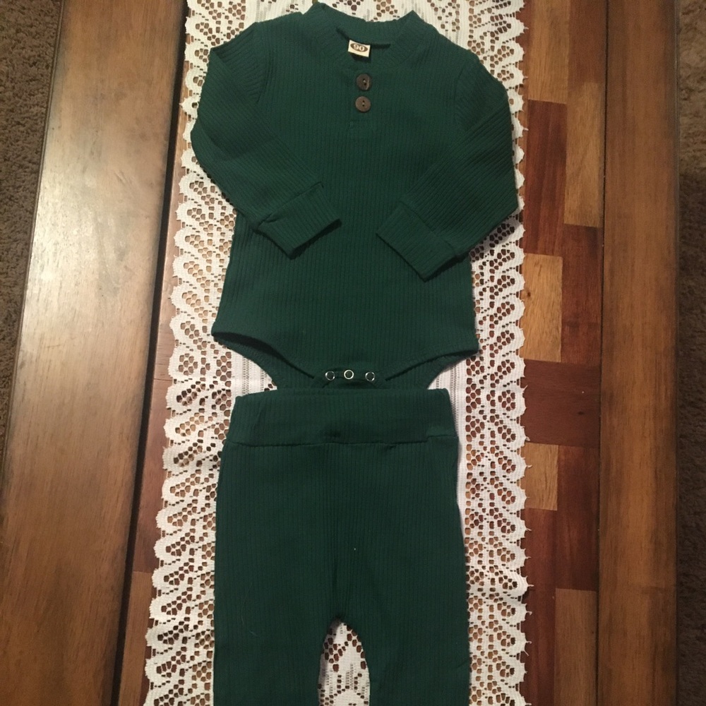 Infant new without tags onesie set